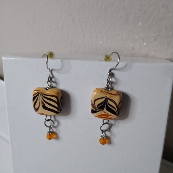 Vintage Square Bead Dangle Earrings - Picture 5 of 10